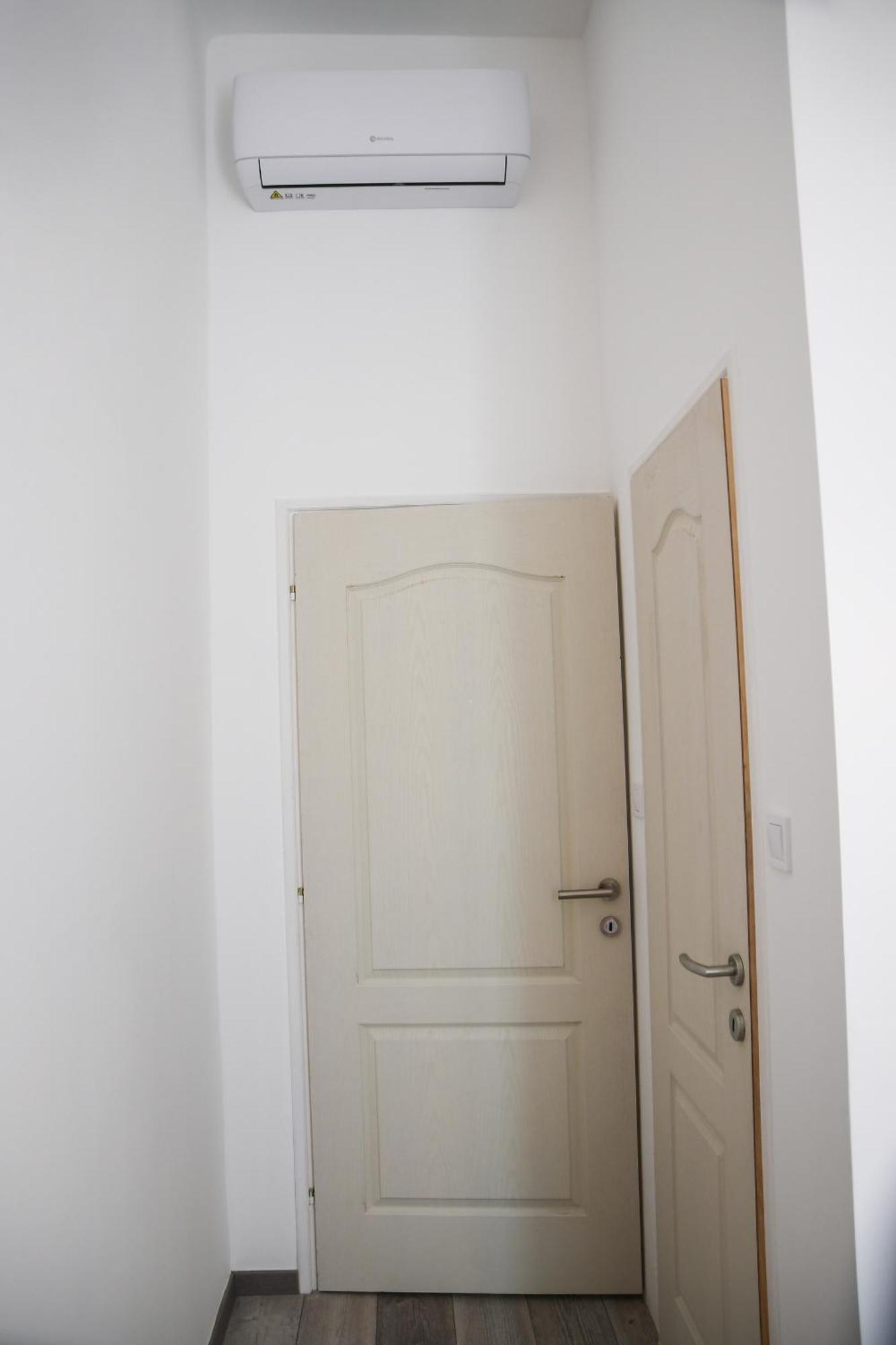 Buda Central Tiny Studios Budapest Ngoại thất bức ảnh