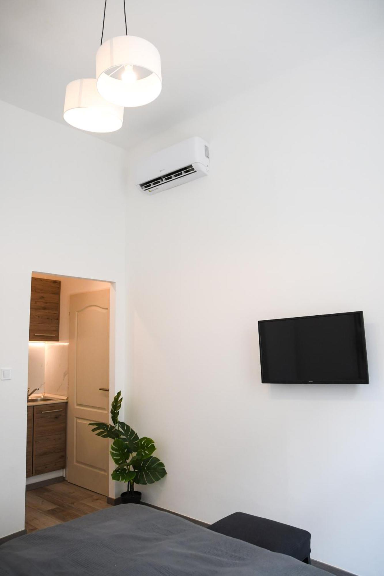 Buda Central Tiny Studios Budapest Ngoại thất bức ảnh