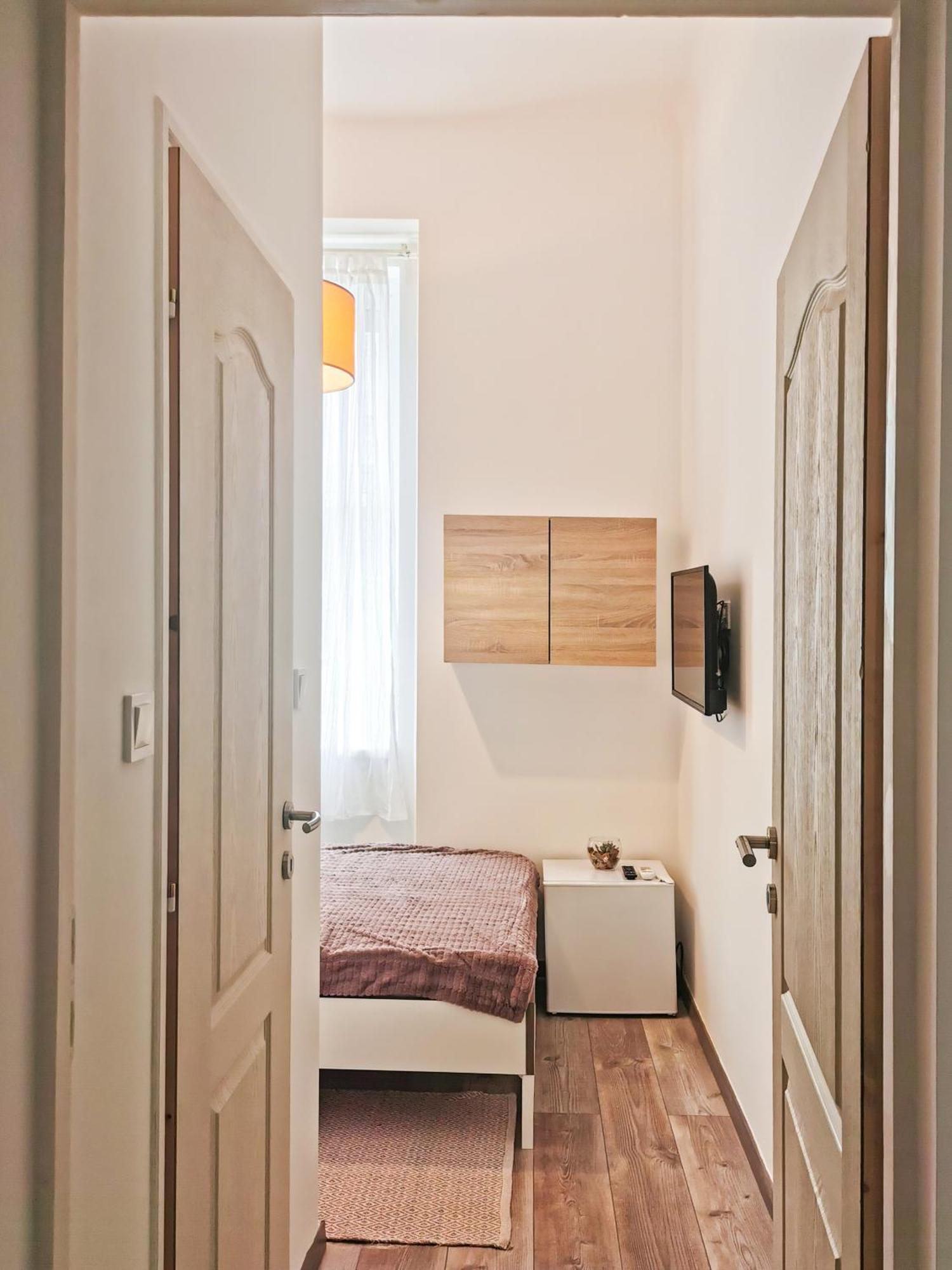 Buda Central Tiny Studios Budapest Ngoại thất bức ảnh